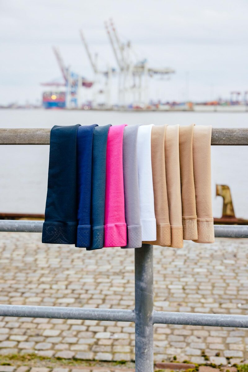 mv-standard-colours-round-knit-still-IM-15003.tif-Product-eMotion-2to3